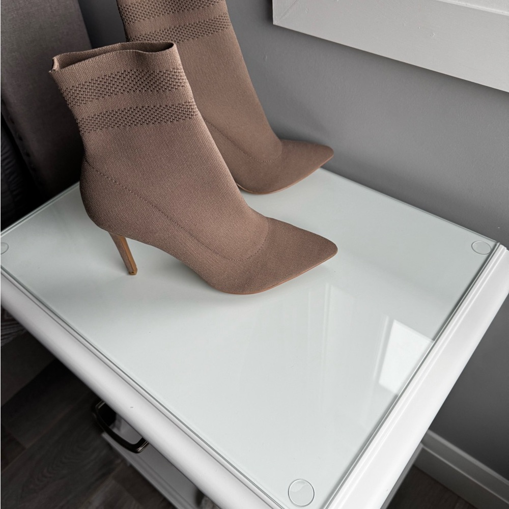 Steve Madden Taupe Heeled Boots